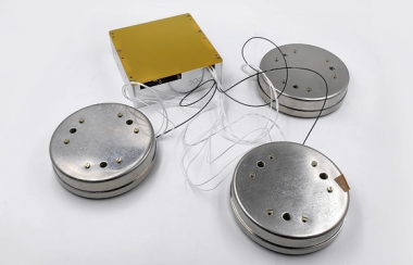 Трехосевой волоконно-оптический гироскоп для инерциальной навигации 30G